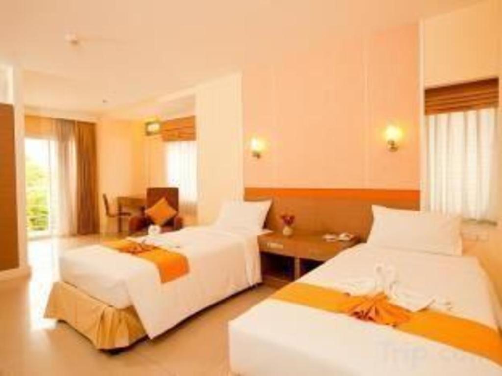 Clef Hotel Bangkok Exterior photo